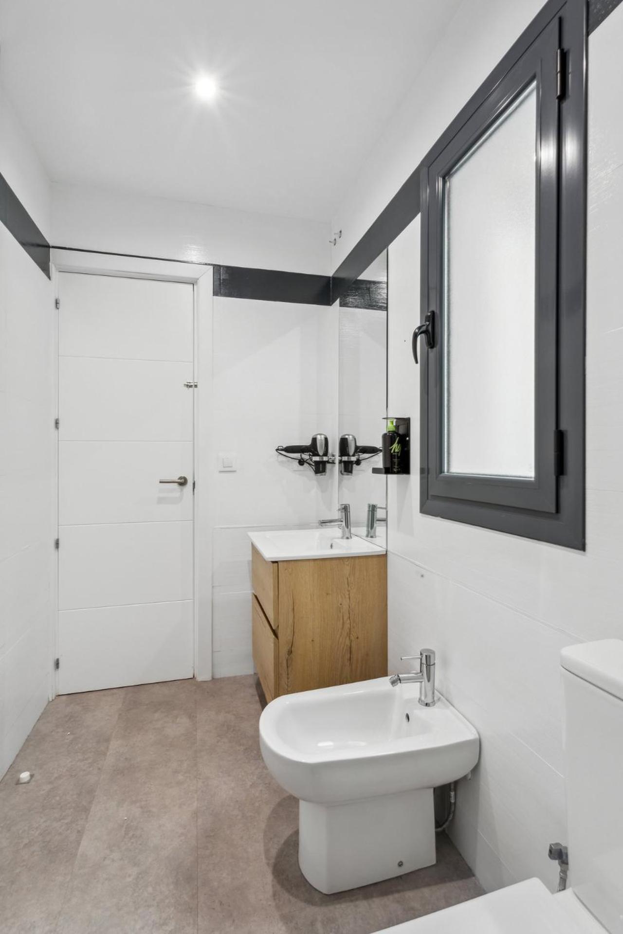 Limehome Madrid Calle De La Paloma Room photo
